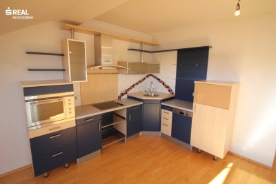 Dachgeschoß 3 Zimmer ca. 93 m² + 6 m² Terrasse