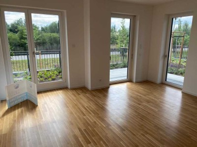 Drittbezug: 2 Zimmer im Neubau mit Terrasse, Gäste WC, EBK und Wannenbad am Hafen Neulindenau