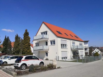 Moderne, lichtdurchflute, 4 Zimmer, Dachgeschosswohnung in Wolnzach