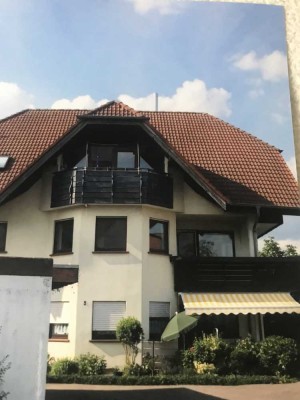 Attraktive 4-Zimmer-Wohnung mit Balkon in Petersberg