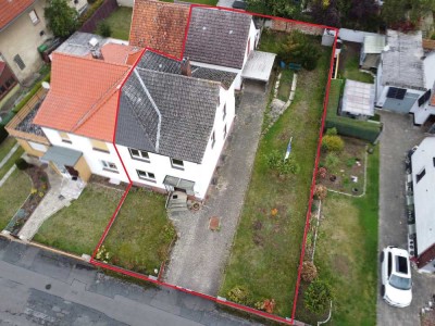 Doppelhaushälfte mit großem Nebengebäude in Adenstedt