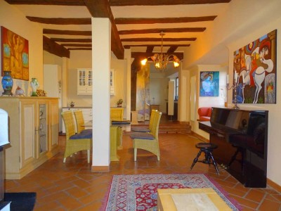 Außergewöhnliche 3 Zimmerwohnung im historischen Schloss Cleeberg
