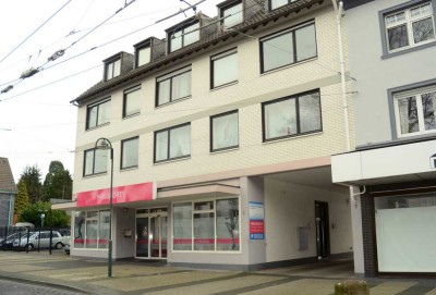 Attraktive 2-Zimmer-Dachgeschosswohnung mit EBK in Solingen