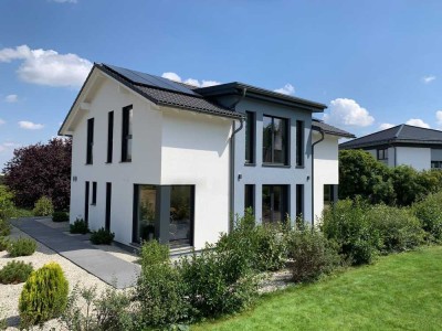FREUEN SIE SICH AUF IHRE SOMMERFESTE AUF DER TERRASSE IHRES NEUEN HAUSES! TEL. 01714863595