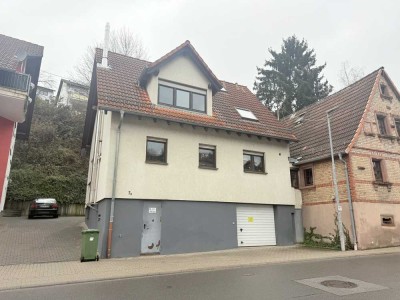 schnuckelige 3 Zimmer Maisonette Wohnung mit Terrasse und EBK zu vermieten