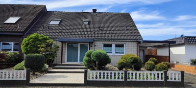 Gepflegtes Einfamilienhaus mit viel Platz in ruhiger Lage und unverbautem Blick ins Grüne.