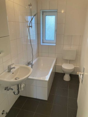 Renovierte 2,5-Zimmerwohnung im Grünen!