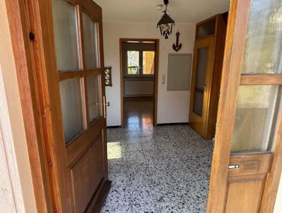 Schönes Haus in Top Lage mit großem Grundstück - Einbauküche - Garage
