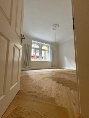 Erstbezug nach Sanierung: 4-Zimmer-Altbauwohnung in Stuttgart West