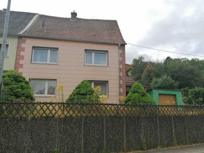 RESERVIERT**Gute Substanz - Gemütliches EFH & Garage in ruhiger Lage**