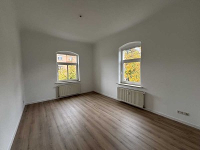 Helle 3-Zimmer-Wohnung: frisch renoviert mit Balkon und Tageslichtbad in ruhiger Lage
