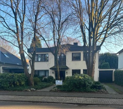 Zweifamilienhaus mit Potenzial – Zwei Eigentumswohnungen in bester Lage von Junkersdorf