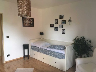 Geschmackvolle 1-Raum-EG-Wohnung mit gehobener Innenausstattung mit EBK in Leverkusen