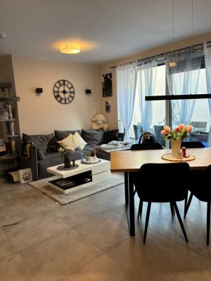 2-Zimmer-Erdgeschosswohnung mit gehobener Innenausstattung und Terrasse