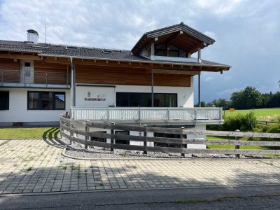 Exclusive 4-Zimmer DG-Wohnung,  mit Loggia und Bergblick in Prutting, Kreis Rosenheim