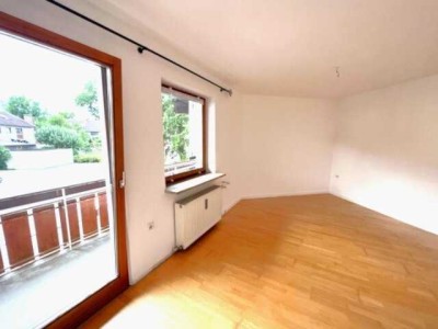 Helle 4 Zimmerwohnung mit Südbalkon!