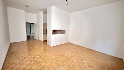Helle 3-Zimmer-Wohnung mit Terrasse und Gemeinschaftsgarten in der Innenstadt