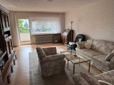 Hanau-Steinheim / 4-Zimmerwohnung mit großem Balkon