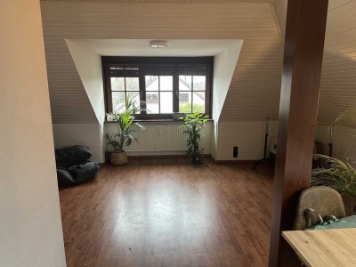 90m² 2,5-Zimmer-Wohnung mit Balkon und Garten