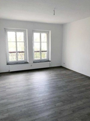 Moderne 3 Zimmer Wohnung mit Badewanne, Dusche und Balkon!