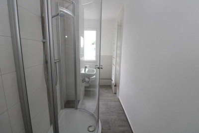 Shower me in sunshine - moderne 3RW mit Dusche und sonnigem Balkon