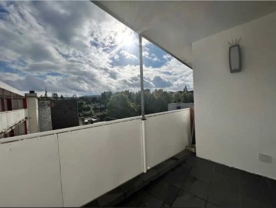 Gepflegte vollmöblierte 2 Zimmer Wohnung mit 2 Balkonen in zentraler Lage  Aachen