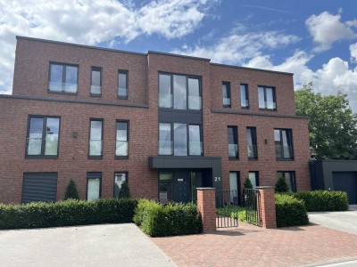Exklusive Penthouse-Wohnung mit vier Zimmern sowie 2 Balkonen und Einbauküche in Oelde
