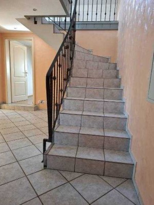 Schöne, helle Maisonette-Wohnung im Grünen