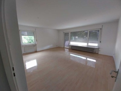 Ansprechende 2-Zimmer-Wohnung mit Balkon und EBK in Homburg