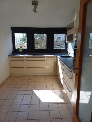 Grünes Paradies: ruhige 3 Zimmer Komfortwohnung mit moderner EBK, Bad mit Dusche+Wanne, Adults only