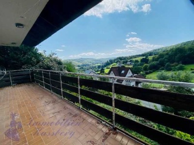 Einfamilienhaus beeindruckt durch seine unverbaubare Lage und dem herrlichen Fernblick.