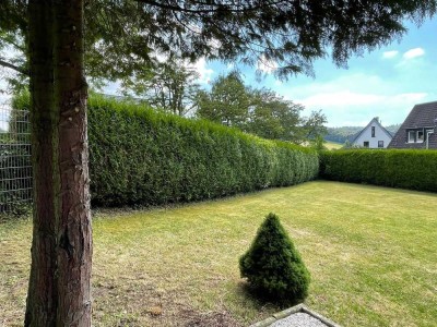 Vollmöblierte Garten-Wohnung in familiärer Lage im Zweifamilienhaus