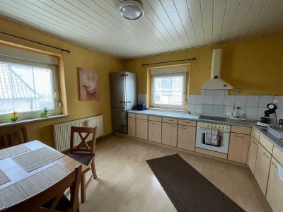 Charmantes, renovierungsbedürftiges Mehrfamilienhaus 8 Zi. mit großem Garten in bester Wohnlage