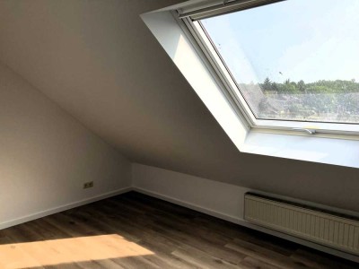 Attraktive und gepflegte 2,5-Zimmer-Dachgeschosswohnung mit gehobener Innenausstattung in Jülich
