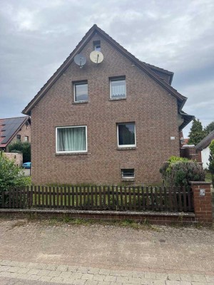 Charmante Doppelhaushälfte mit großem Grundstück & Garage in ruhiger Lage