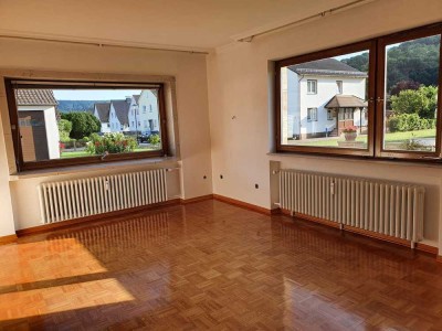 Große 3,5-Zimmer-Wohnung im Erdgeschoss mit Terrasse in Meinhard-Frieda