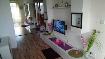 Geschmackvolle, modernisierte 1,5-Zimmer-Wohnung mit geh. Innenausstattung für Studenten