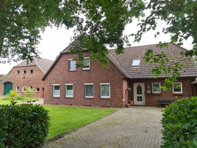 Einfamilienhaus mit Einliegerwohnung und Scheune auf ca. 4.000 m² in der Gemeinde Bockhorn