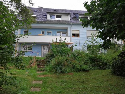 Helle 2-Zimmer-Wohnung mit großem Balkon und Blick ins Grüne