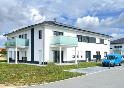 Moderne, energieeffiziente 2-Raumwohnung im Obergeschoss mit Stellplatz und Balkon in ruhiger Lage