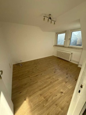 Schöne 2-Zimmer-Dachgeschosswohnung in der Tilsiter Straße (Mürwik)