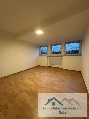 Frisch renovierte Dachgeschoss-Wohnung in Essen / Schönebeck