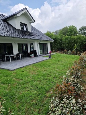 5-Zimmer-Einfamilienhaus mit gehobener Innenausstattung und Garten in Steimel