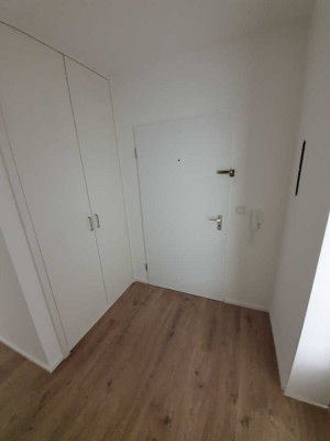 Geschmackvolle 3-Zimmer-Wohnung mit gehobener Innenausstattung und EBK in Augsburg