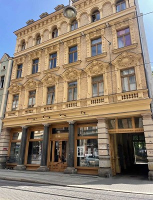 Traumhafter Altbau in super Innenstadtlage - 3 Zimmer mit Balkon und Duplex-Stellplatz