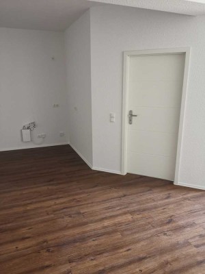 Vermiete schöne 2-Zimmer-Wohnung in Burg