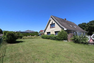 Großes Einfamilienhaus mit liebevoll angelegten Garten und Potential!