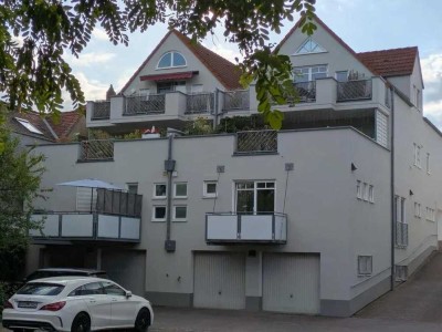 Vermietete Eigentumswohnung mit Balkon, Keller und Stellplätzen