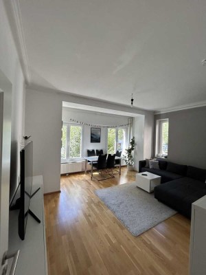 Charmante Altbauwohnung mit Stuck, Parkett und Balkon in Bad Cannstatt – 3 Zimmer, 68 m²