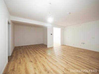 Erstbezug nach Sanierung: Souterrainwohnung im Nauwieser Viertel!